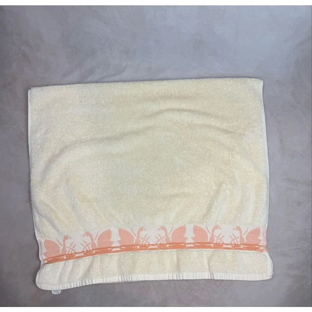 Vintage Swan Bath Towel Marco Polo Pink 21x40” READ Cottagecore